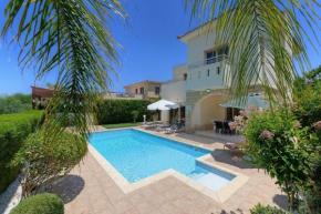 Luxury Coral Bay Villa - Villa Shanta - 3 Bedroom Villa - Distant Sea Views - Central Resort Location